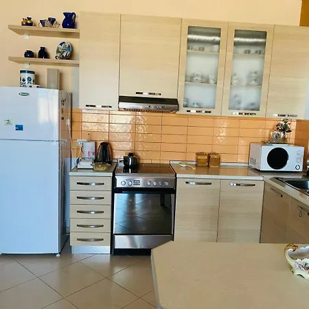Apartment Feel At -